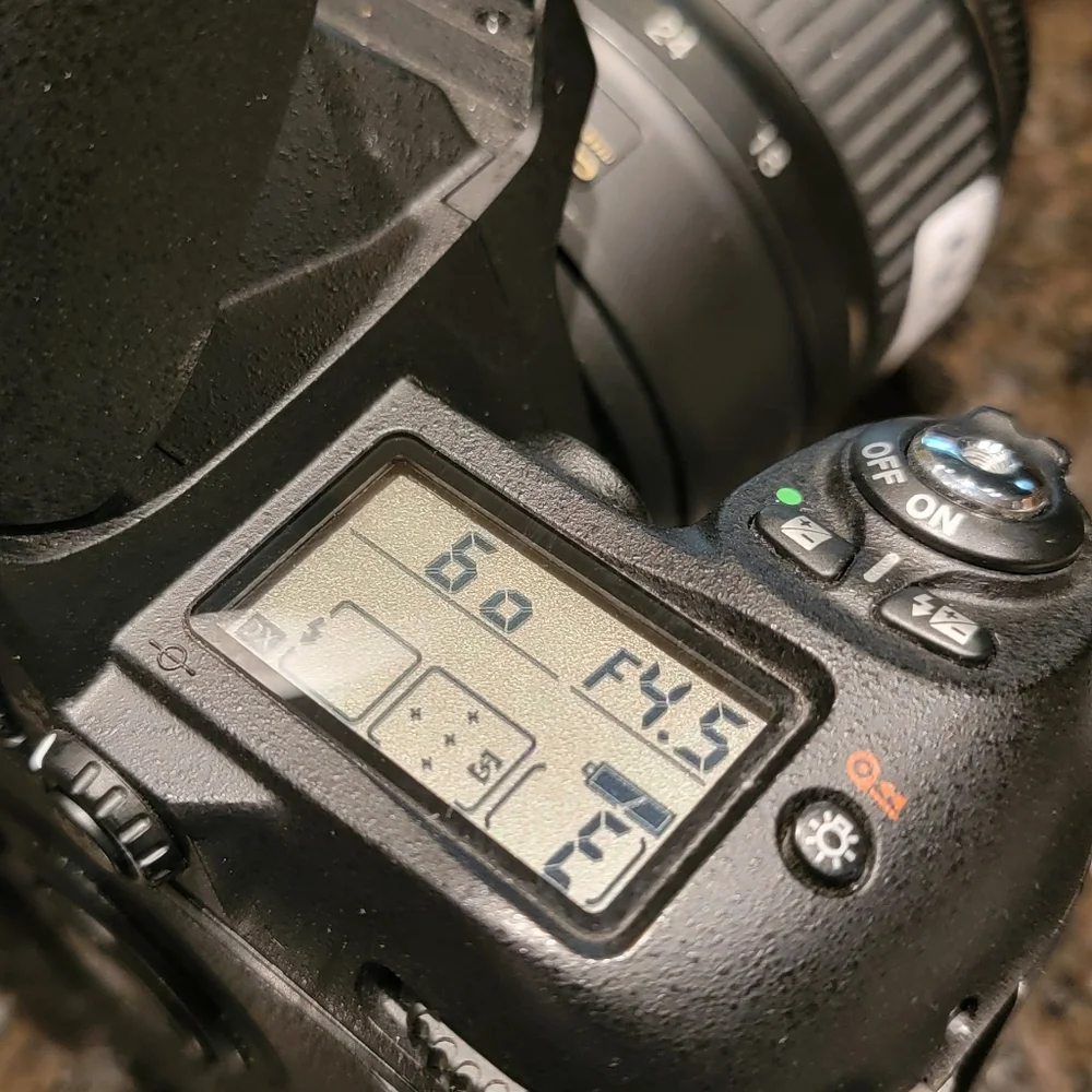 CANON N80 Canera & NIKKOR 18-55mm Lens